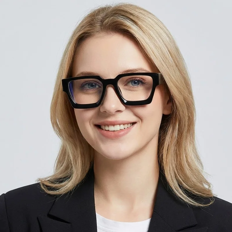 Occhiali da sole classici con  - Designer Sunglasses recensione e prezzo